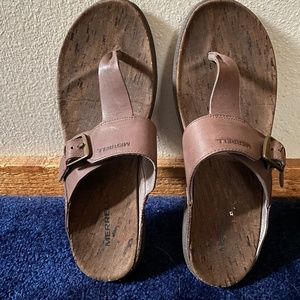 MERRILL AROUND TOWN BROWN LEATHER THONG SANDAL